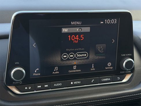 Used 2025 Nissan Rogue SV image 17