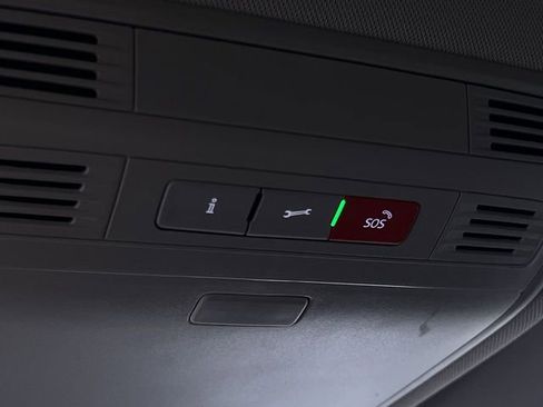 Used 2024 Volkswagen Taos SE image 27