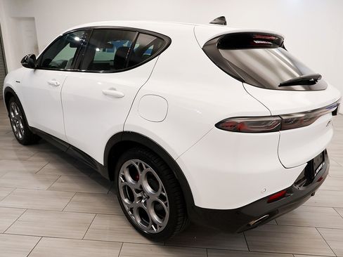 Used 2024 Alfa Romeo Tonale Veloce AWD/4WD image 3