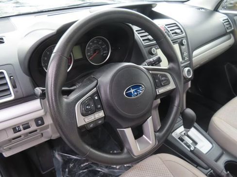 Used 2017 Subaru Forester 2.5i image 15