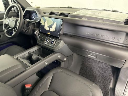 New 2026 Land Rover Defender 110 S image 33
