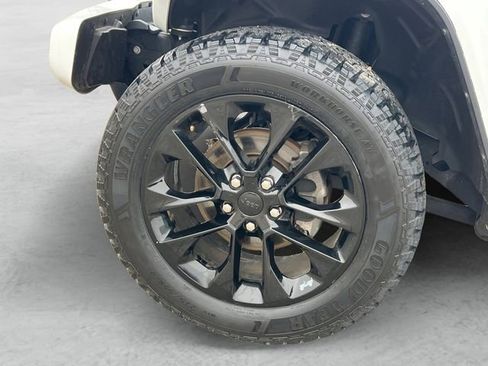 Used 2023 Jeep Gladiator Overland image 23