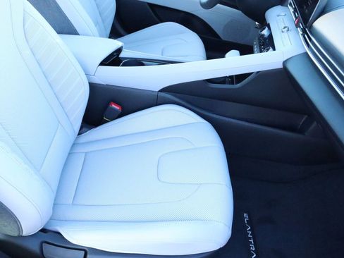 New 2026 Hyundai Elantra Limited image 20