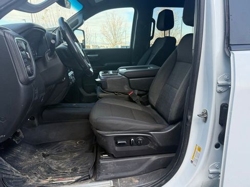 Used 2023 Chevrolet Silverado 2500 LT w/ Convenience Package image 7