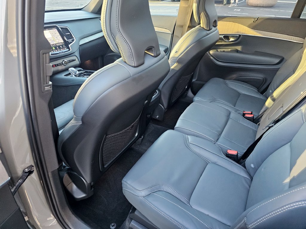 Certified 2025 Volvo XC90 B6 Ultra w/ Protection Package AWD/4WD image 37