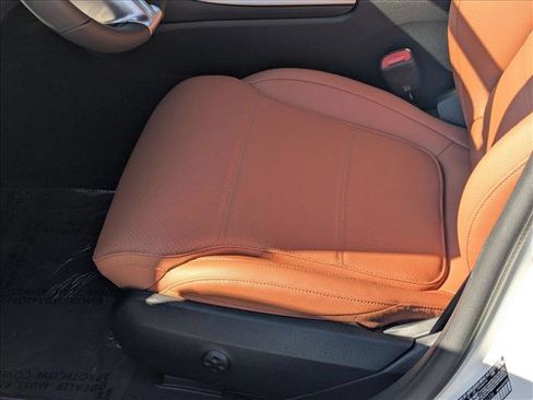 Certified 2025 Mercedes-Benz C 300 Sedan image 8