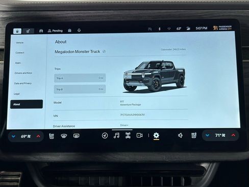 Used 2022 Rivian R1T Adventure image 22