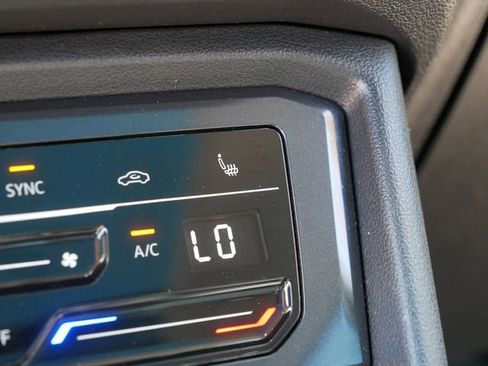 Certified 2023 Volkswagen Tiguan SE w/ Panoramic Sunroof Package AWD/4WD image 29
