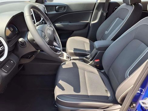 New 2025 Hyundai Venue Limited image 10