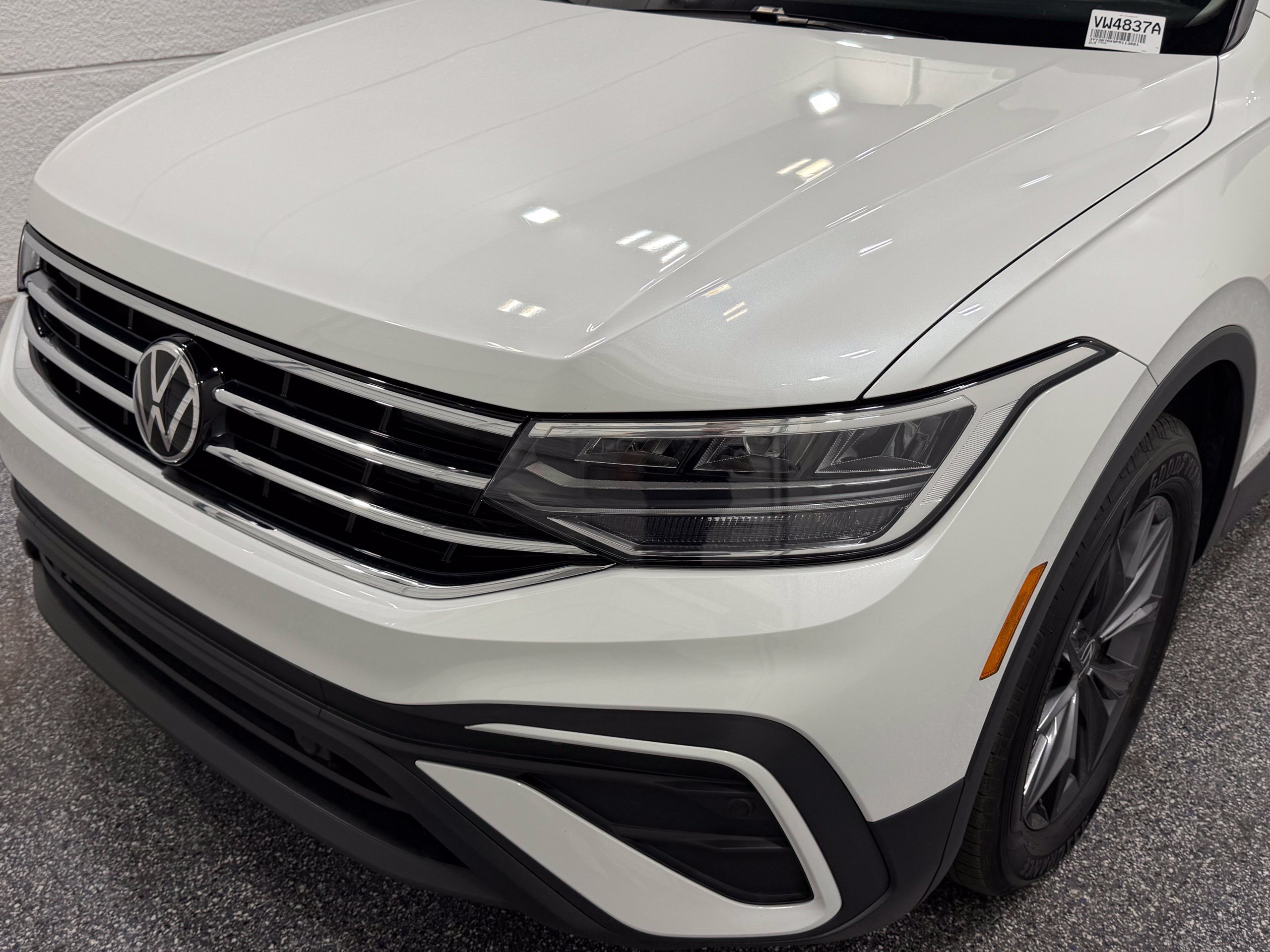 Used 2023 Volkswagen Tiguan SE FWD image 15