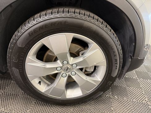 Used 2019 Volvo XC40 T5 Momentum AWD/4WD image 19