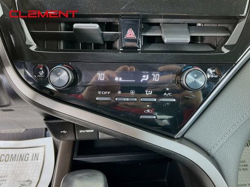 Used 2022 Toyota Camry SE FWD image 22