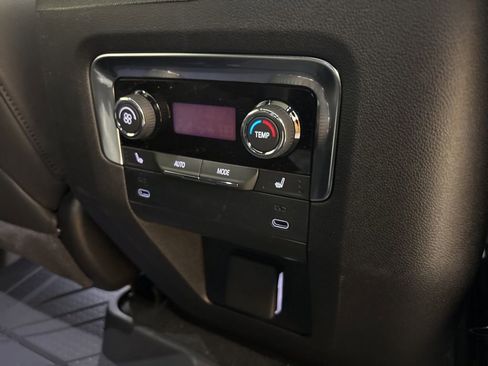 New 2026 Chevrolet Suburban Z71 w/ Comfort Package AWD/4WD image 26