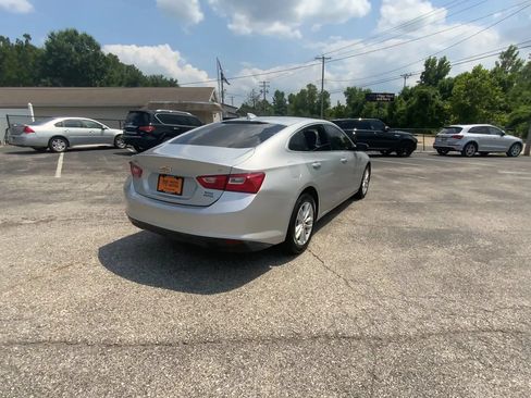 Used 2018 Chevrolet Malibu LT FWD image 8