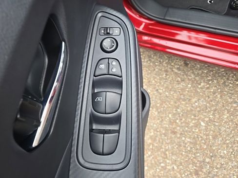 New 2025 Nissan Versa SV w/ Trunk Package image 30