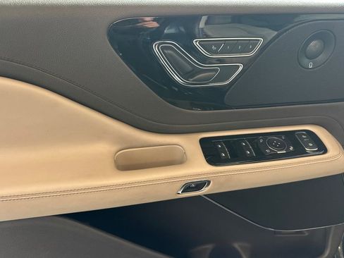 Used 2022 Lincoln Aviator Reserve RWD image 11