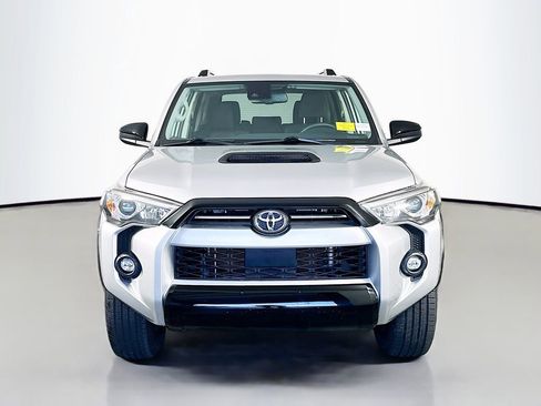 Used 2022 Toyota 4Runner TRD Off-Road image 2