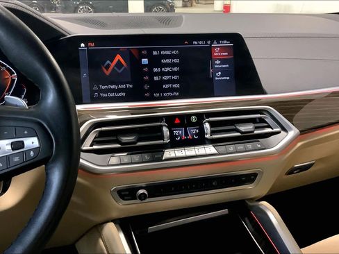 Used 2021 BMW X6 xDrive40i w/ Premium Package image 6