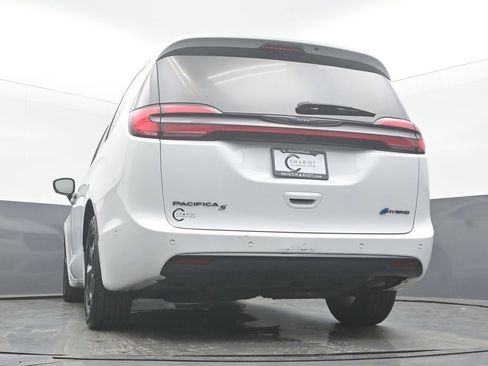 Used 2024 Chrysler Pacifica Limited FWD image 50
