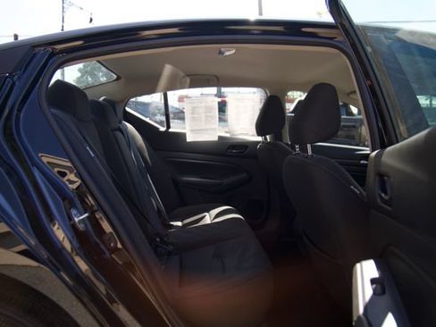 Used 2025 Nissan Altima 2.5 SV FWD image 21