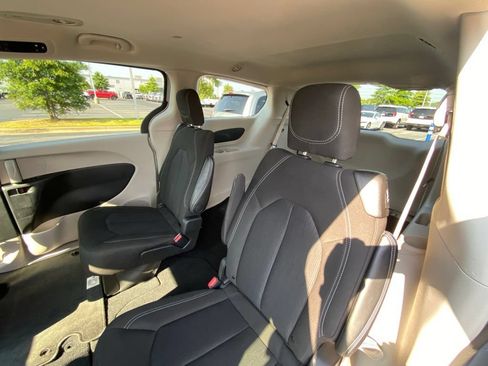 Used 2023 Chrysler Voyager LX FWD image 23