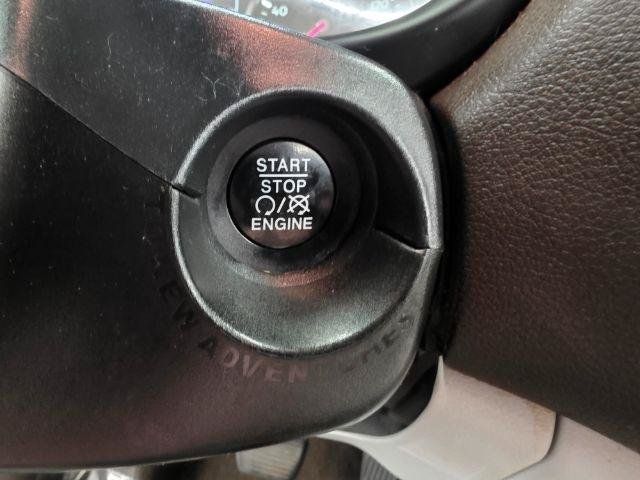 Used 2016 Jeep Renegade Latitude FWD image 19