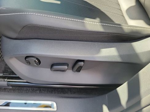 Used 2024 Volkswagen Tiguan SE R-Line image 20