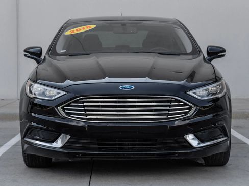 Used 2018 Ford Fusion SE w/ Fusion SE Technology Package FWD image 16