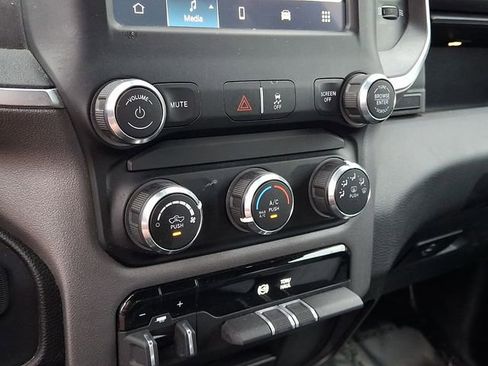 Used 2024 RAM 2500 Big Horn AWD/4WD image 15