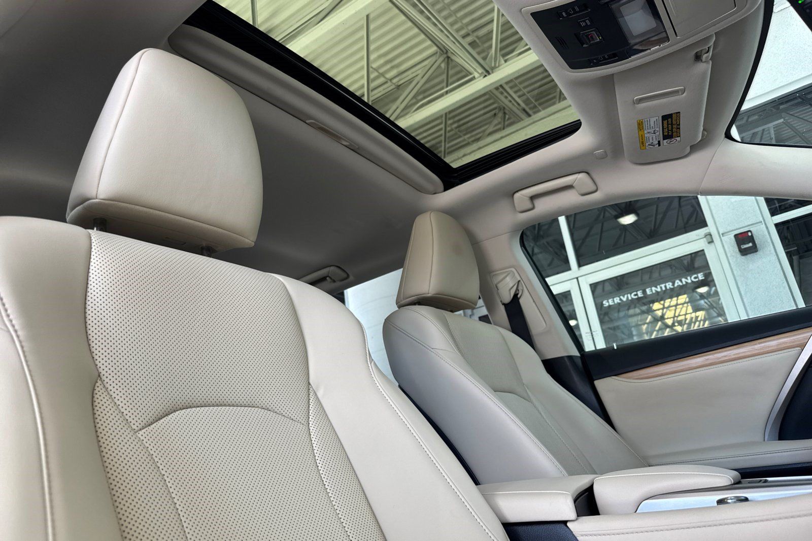 Used 2021 Lexus RX 350L FWD w/ Premium Package image 22