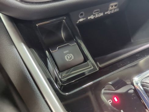 Certified 2024 Subaru Legacy Limited image 29