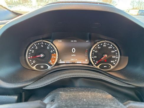 Used 2022 Jeep Renegade Latitude w/ Convenience Group image 18