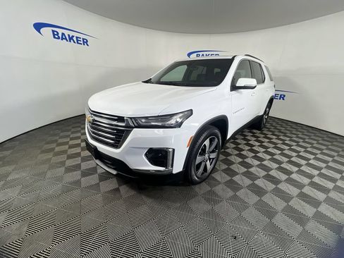 Certified 2023 Chevrolet Traverse LT w/ LT Premium Package AWD/4WD image 5