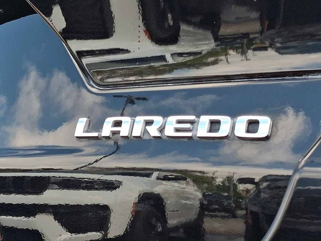 Certified 2023 Jeep Grand Cherokee Laredo X AWD/4WD image 30