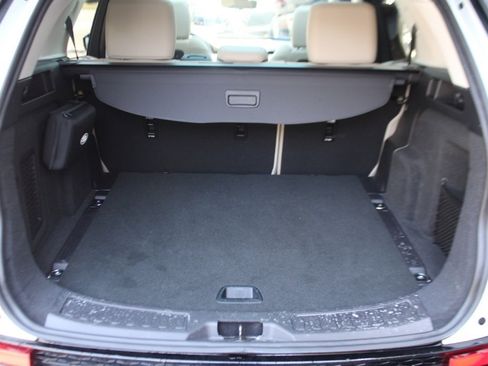 Certified 2024 Land Rover Discovery Sport S image 27