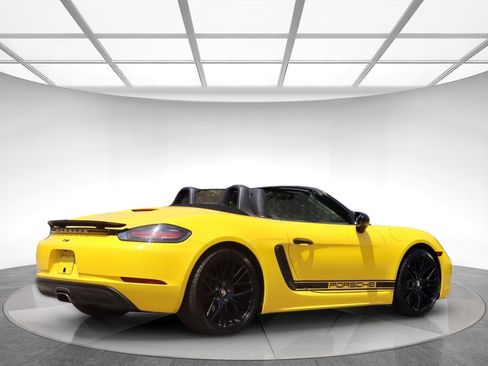 Used 2019 Porsche 718 Boxster RWD image 8