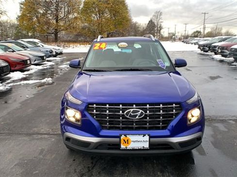 Used 2024 Hyundai Venue SEL image 8