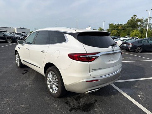 Used 2020 Buick Enclave Premium w/ Sun and Sites Package FWD image 5