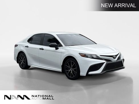 Used 2021 Toyota Camry SE FWD image 7