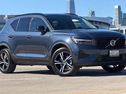 Certified 2026 Volvo XC40 B4 Core w/ Climate Package