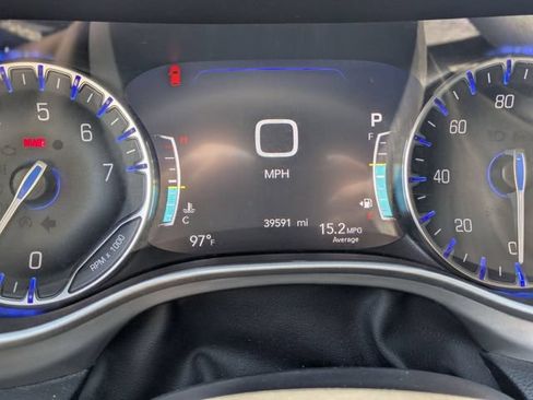Used 2025 Chrysler Pacifica Select FWD image 19