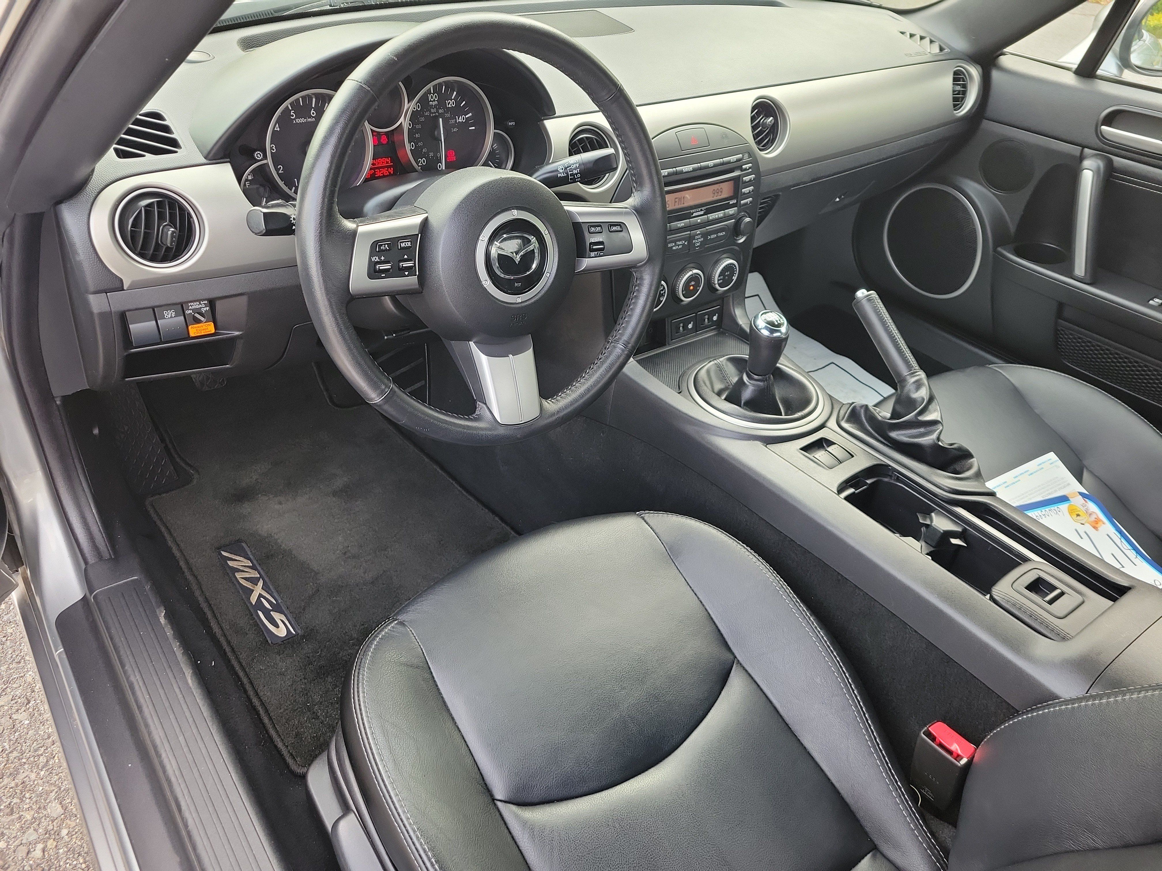 Used 2011 MAZDA MX-5 Miata Grand Touring w/ Premium Pkg RWD image 17