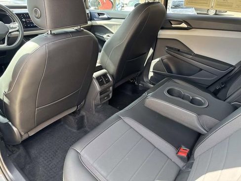 Certified 2023 Volkswagen Taos SE w/ Black Wheel Package image 10