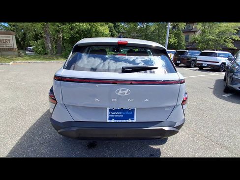 Certified 2024 Hyundai Kona SE AWD/4WD image 7