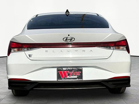Used 2021 Hyundai Elantra SEL w/ Cargo Package FWD image 5