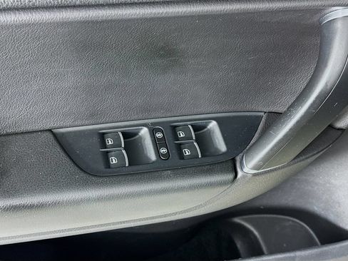 Used 2016 Volkswagen Touareg Sport AWD/4WD image 19