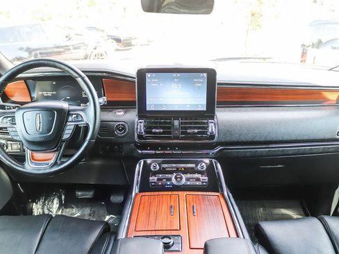 Used 2019 Lincoln Navigator L Reserve AWD/4WD image 12