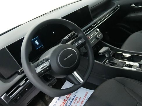 New 2026 Hyundai Tucson SE image 13