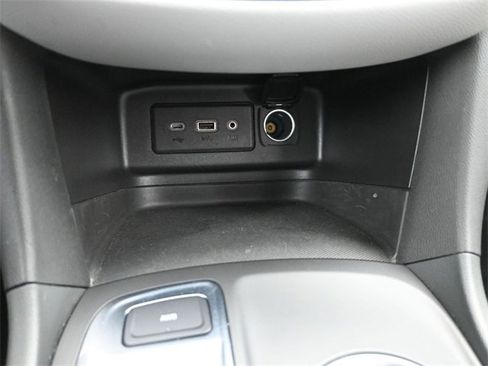 Used 2021 Chevrolet Equinox LS w/ LS Convenience Package image 29