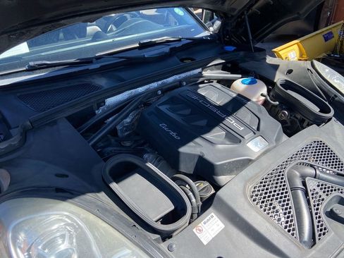 Used 2015 Porsche Macan Turbo image 34